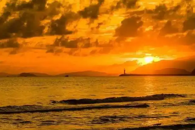 日线底背离选股公式 投资比拼综合实力与修为，克服人性弱点迈向成功