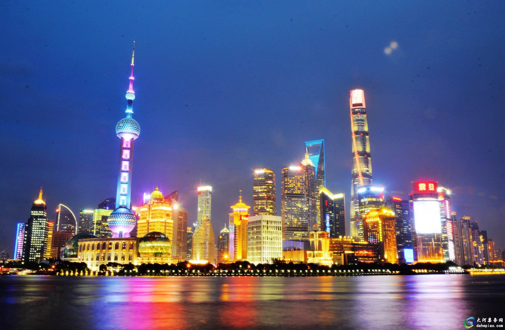 东方明珠过山车_东方明珠塔观光层_上海东方明珠夜景