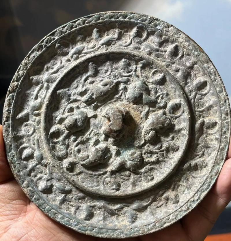 上海匡时铜镜专场：海兽葡萄镜拍出552万元高价