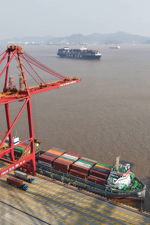 宁波舟山港年货物吞吐量突破10亿吨_物产中大与舟山自贸区_浙江海洋经济发展史