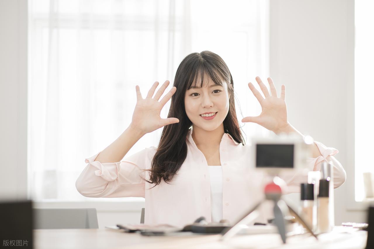 副业快速变现摆脱负债_1万元以下投资项目_职场技能产品化变现零投入