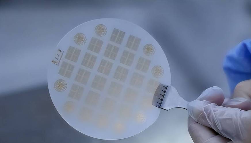 纳米线激光器调谐范围_波长选择_宽调谐半导体激光器